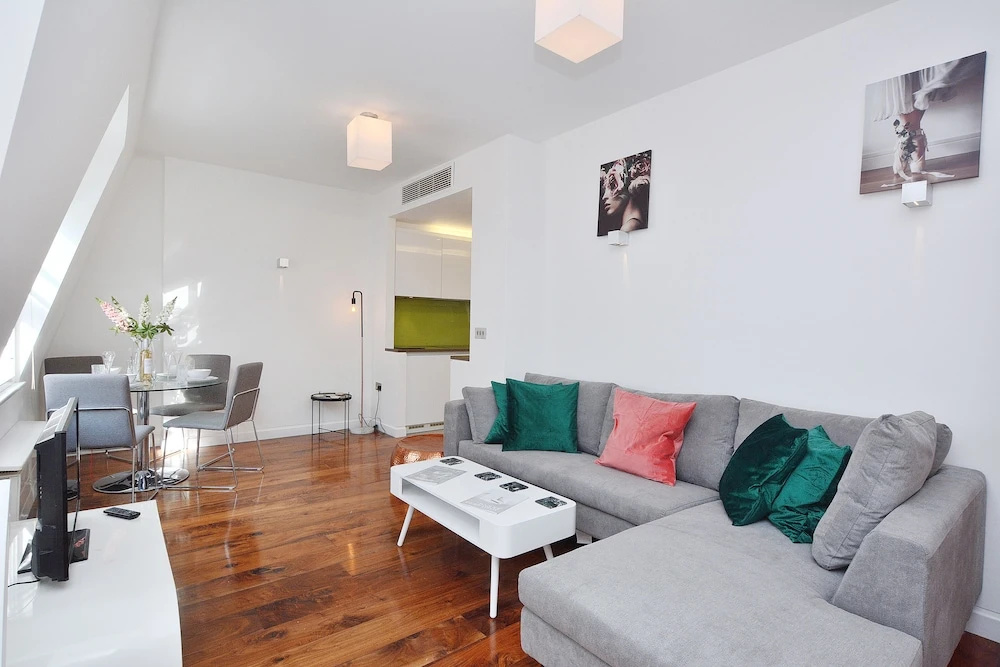 James Street Serviced Apartments by Globe Apartments
