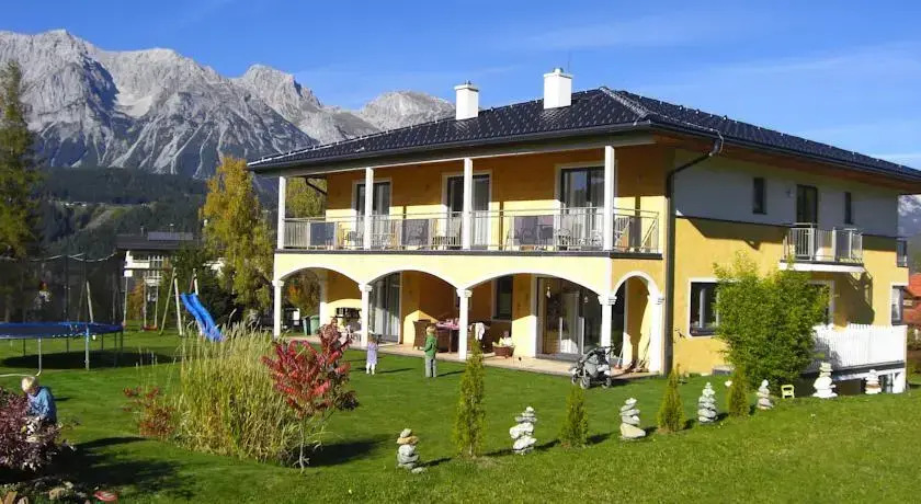 Villa Castelli