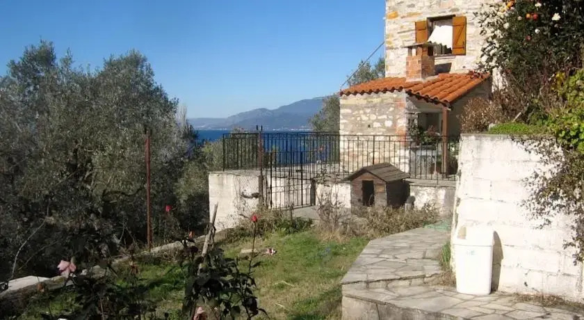 Tsorni Hill Cottage