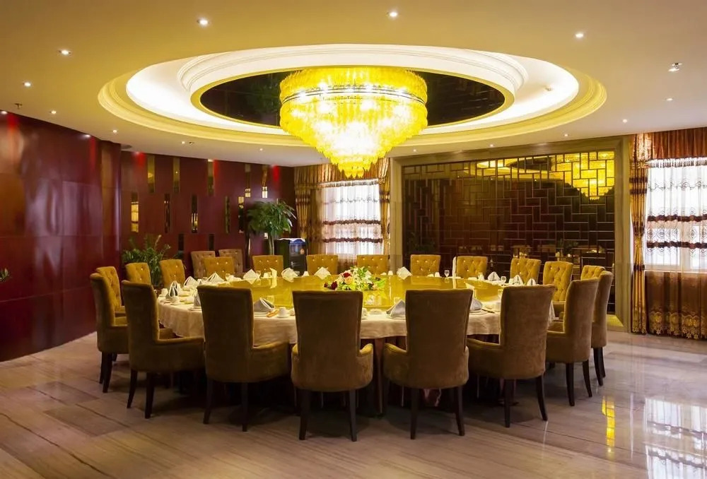 Rongcheng Celebrity Hotel High Speed Rail Station Shop