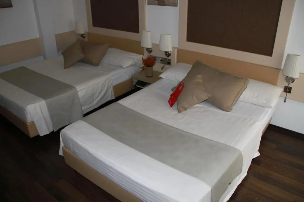 Enjoy 1313AG Hotel Touring