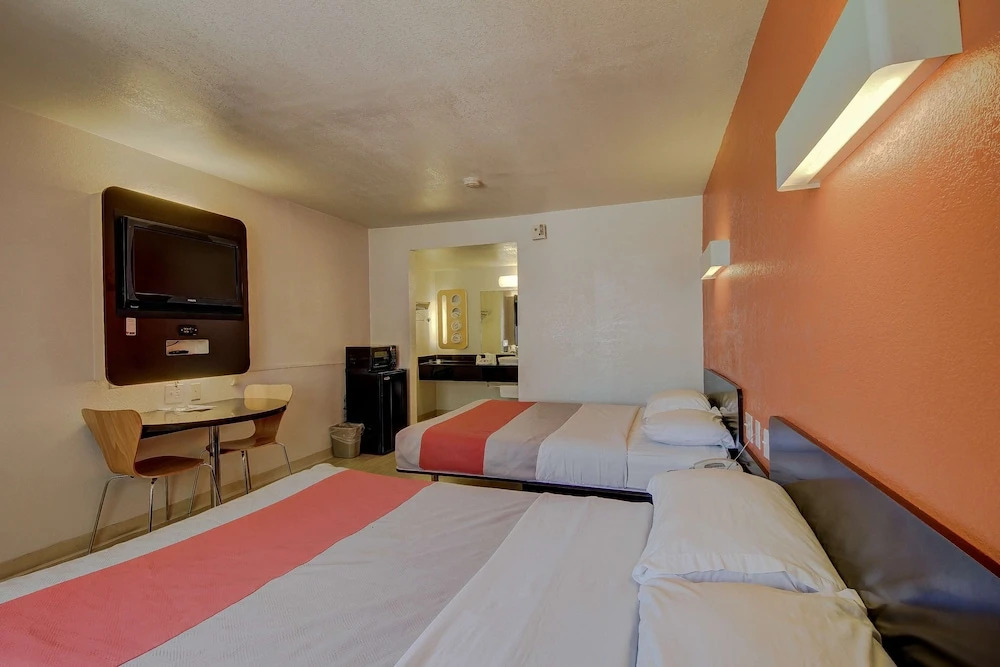 Motel 6-San Antonio, TX - South IH-10 East