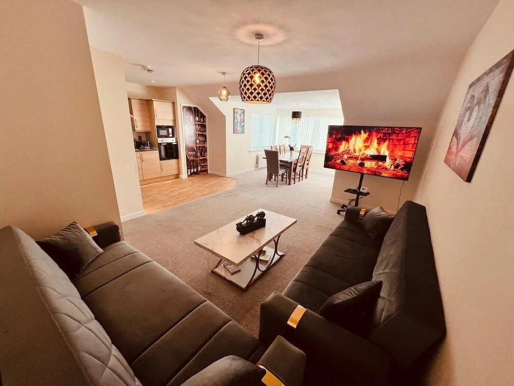 Middlesbrough Stylish Flat 2 Bedrooms & 2 Bathrooms & Private Parking-free Wifi