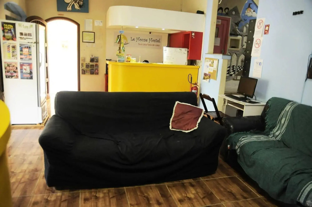 Le House Hostel