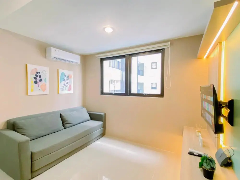 Modern Look 2Br Apartment At Anwa Residence