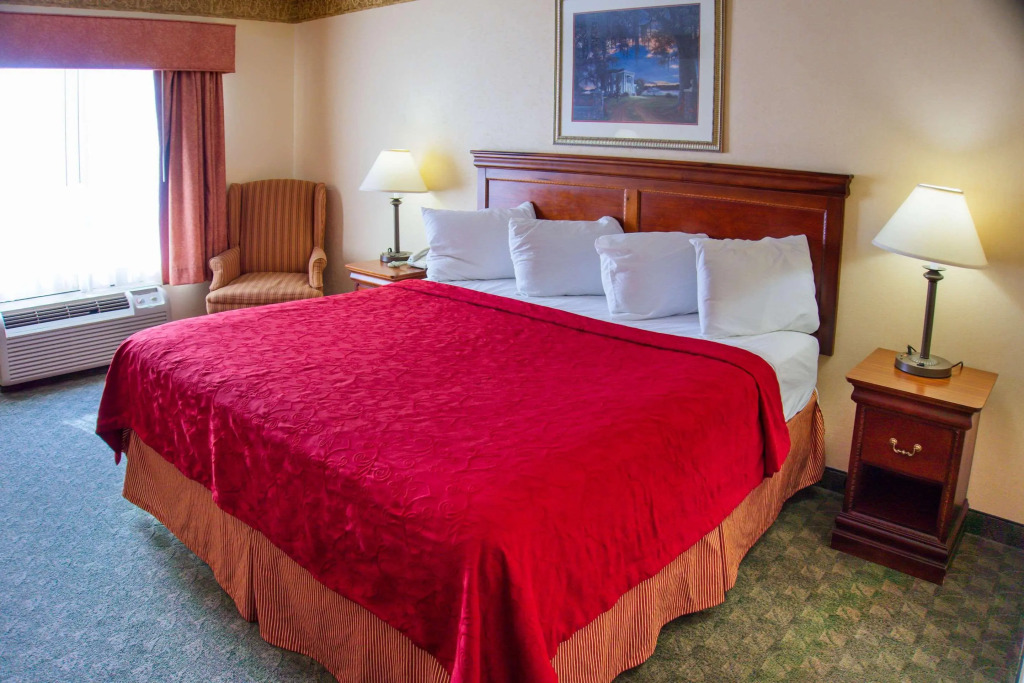 Red Roof Inn & Suites Berea