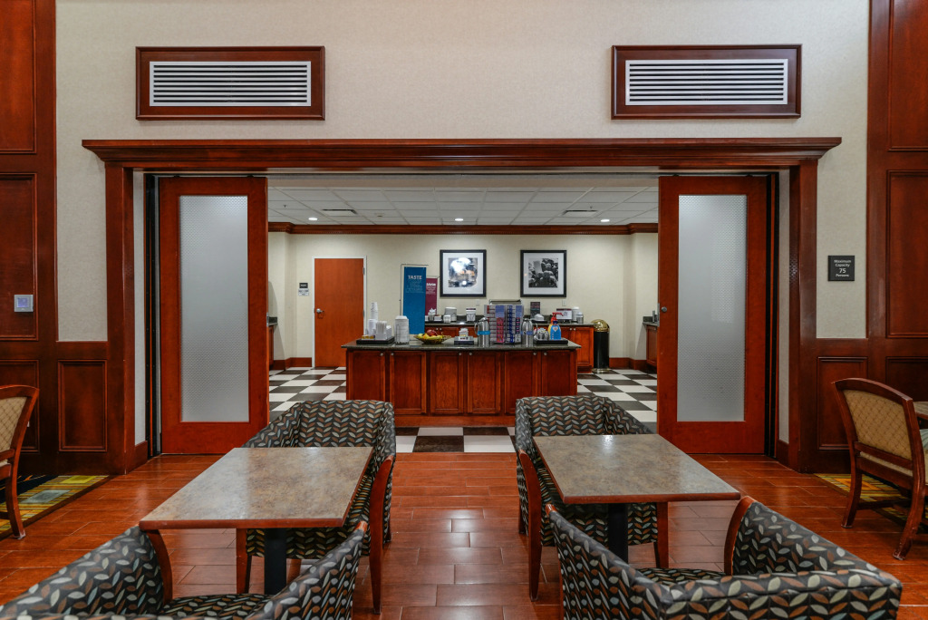 Hampton Inn & Suites Detroit/Chesterfield