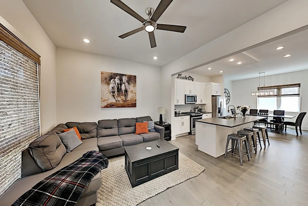 1050etln 3 Bedroom Townhouse