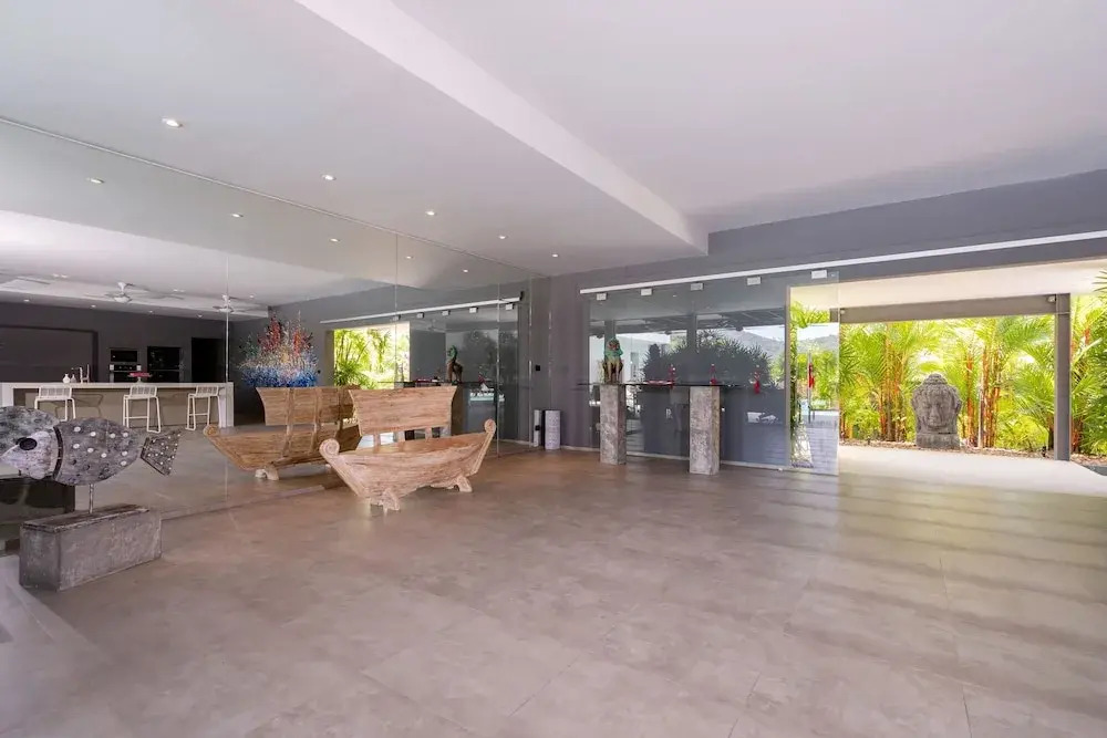 Grand 17m Pool 5BR Villa Mayacol NaiHarn