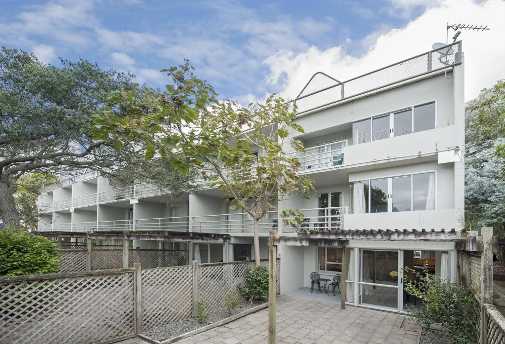 City Towers Apartments