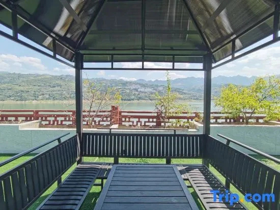 Fengjie Jiangyuege Hotel