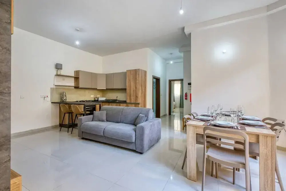 Relaxing Xaghra Apartment With BBQ Amenities