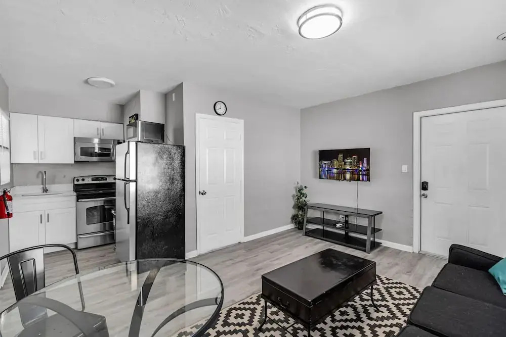 Chic 1BR Getaway Near FLL Airport 6 MN to Ocean