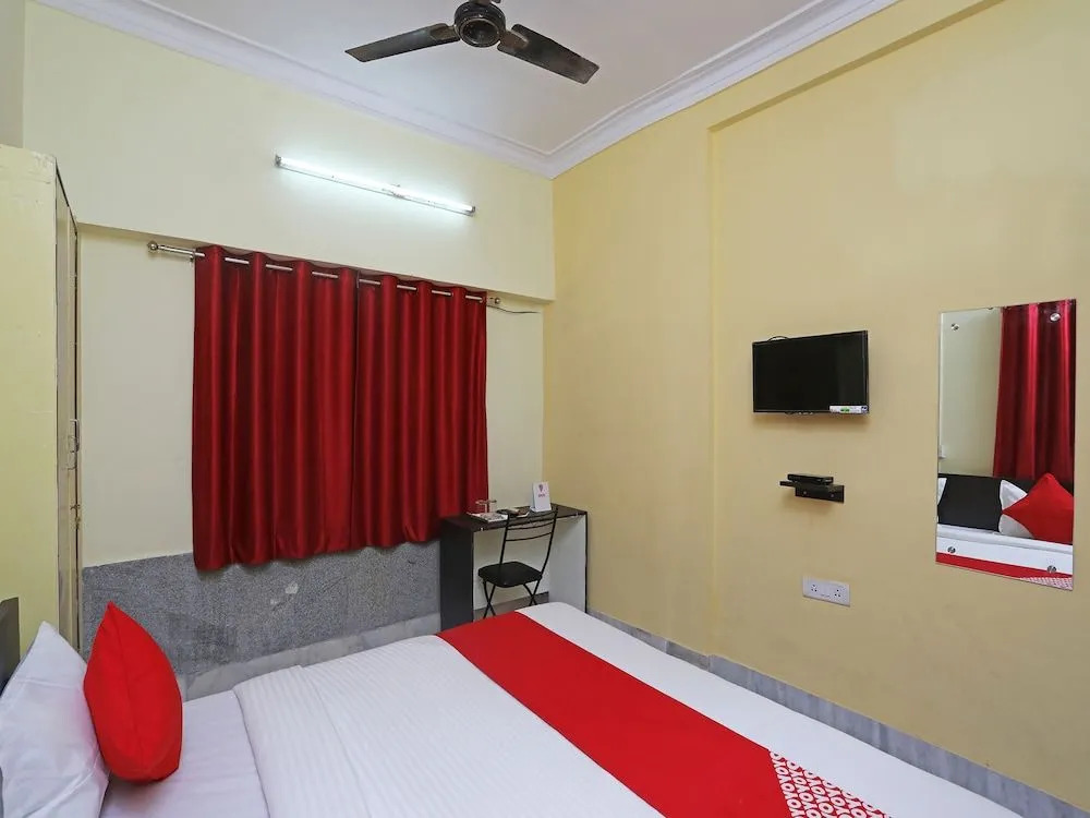 OYO 24928 P I Guest House