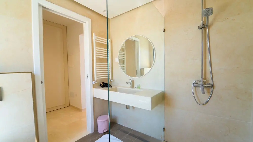 Villa Malaga Luxury for 10 in Central Marsa