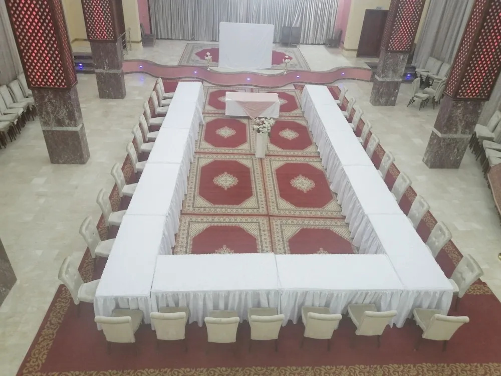 Hotel Oasis Palace