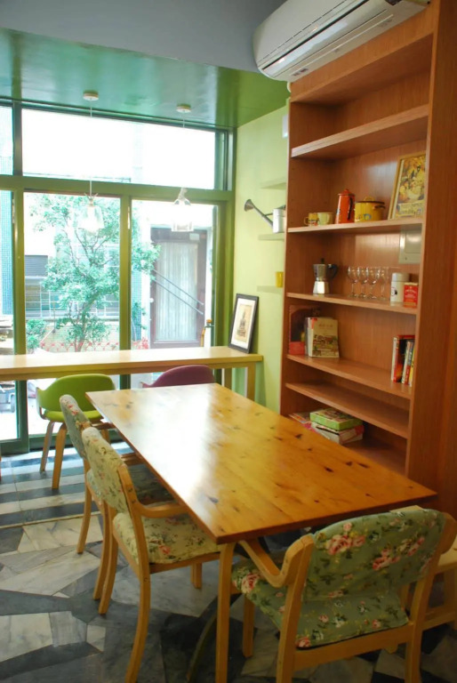 Snail Hostel