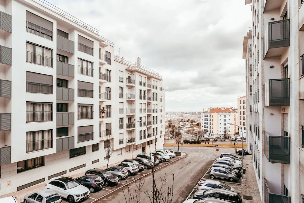 Modern Elegant 2 Bedroom in Amadora by GT House