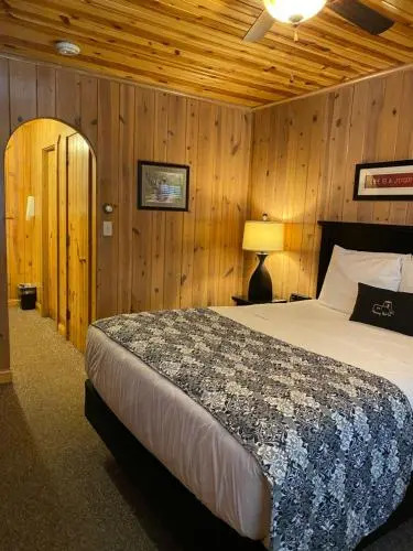 Harney Peak Inn