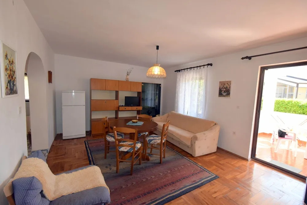 Apartments Petrovic