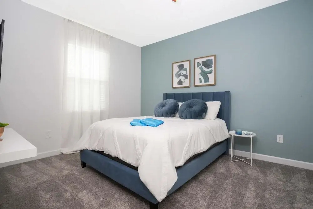 New Spacious Pool Home by Disney