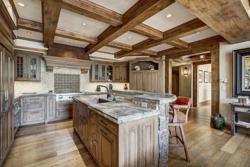Golden Peak Luxury 4 BR Penthouse - Ski-in/out by RedAwning