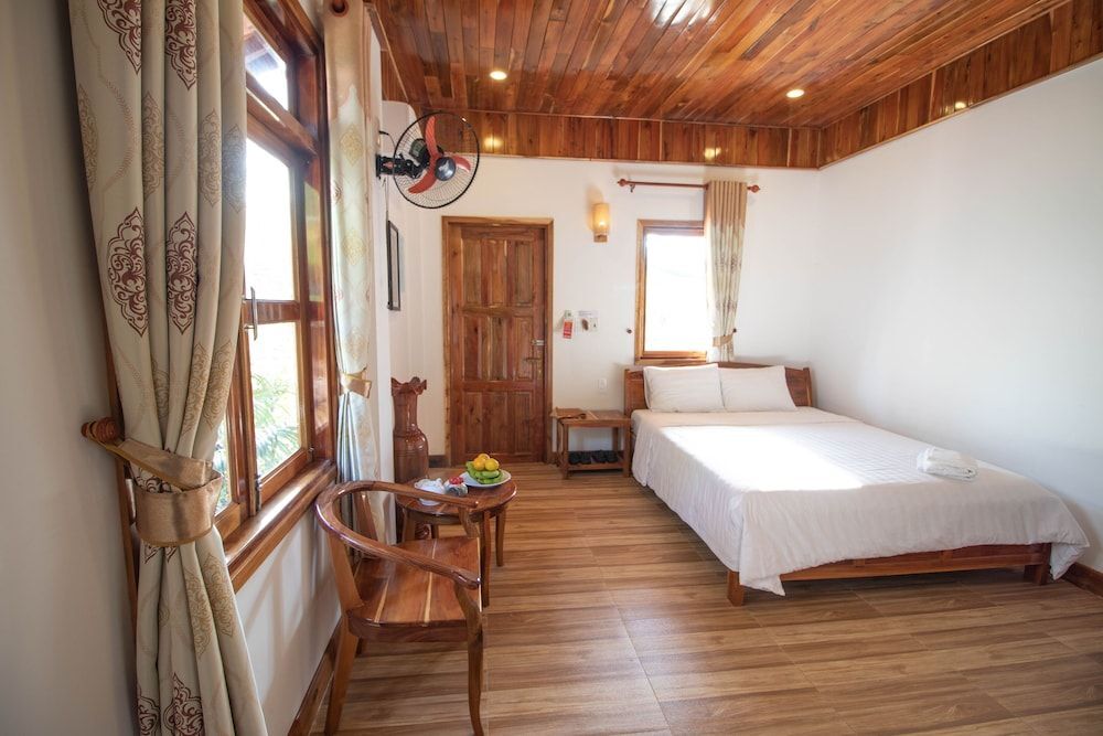 ღ Y Nghia at Ong Lang Beach ღ Coastal Haven with Home Cooked Bungalows ღ