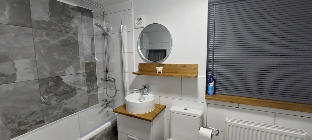 Hull 3bed House-driveway-garden-familyfriendly