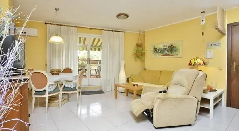 Penthouse Carrer de lHort by HelloApartments