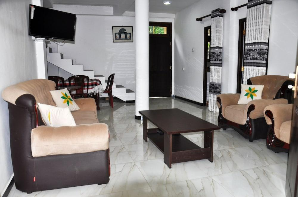 Nade Villas Unawatuna