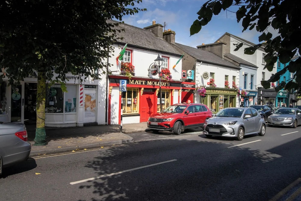 No 10 Bridge Street Westport