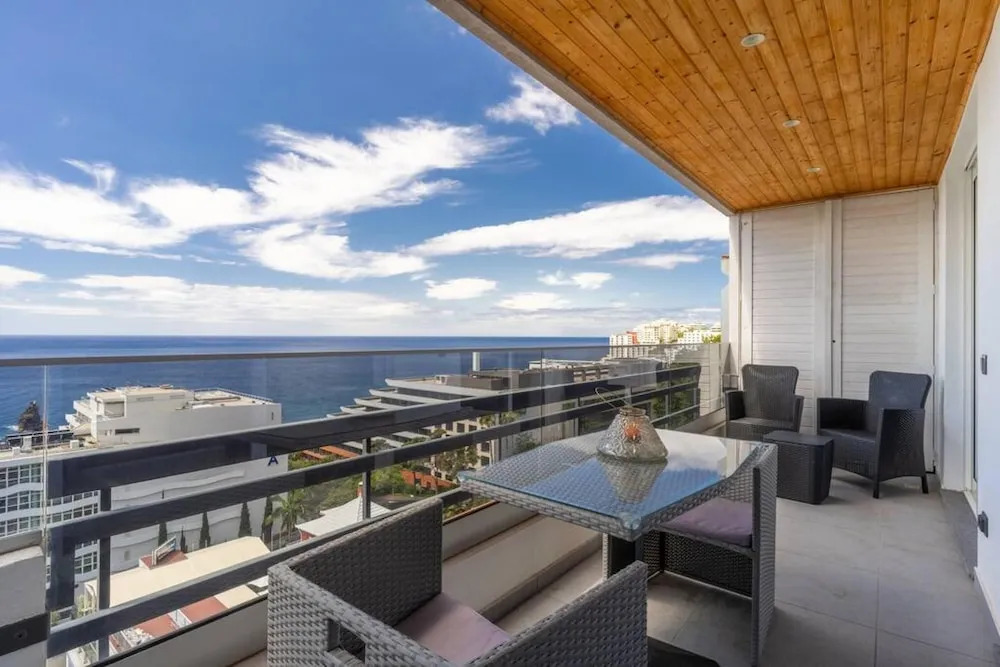 Monumental Apartment 610 Balcony Sea View