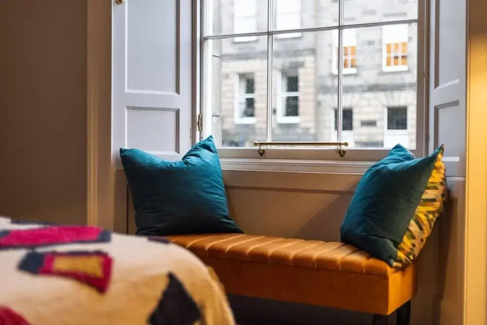 Beautiful Three Bedroom Georgian Home in Edinburgh