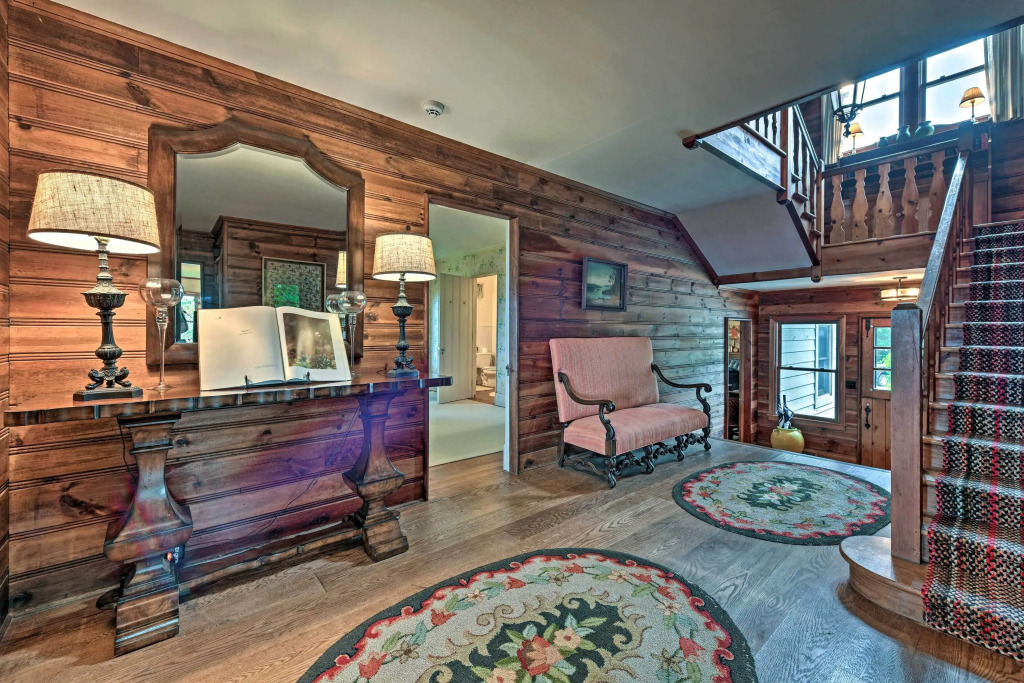Amazing Historic Home w/ Stunning Mountain Views!