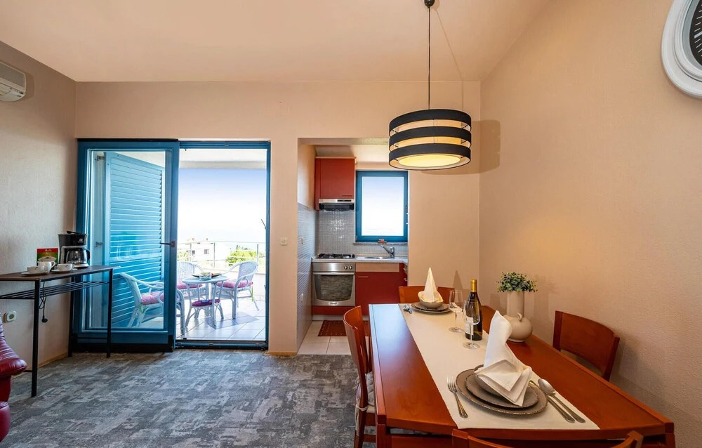 Nice Apartment in Lukoran With 1 Bedrooms, Wifi and Outdoor Swimming Pool