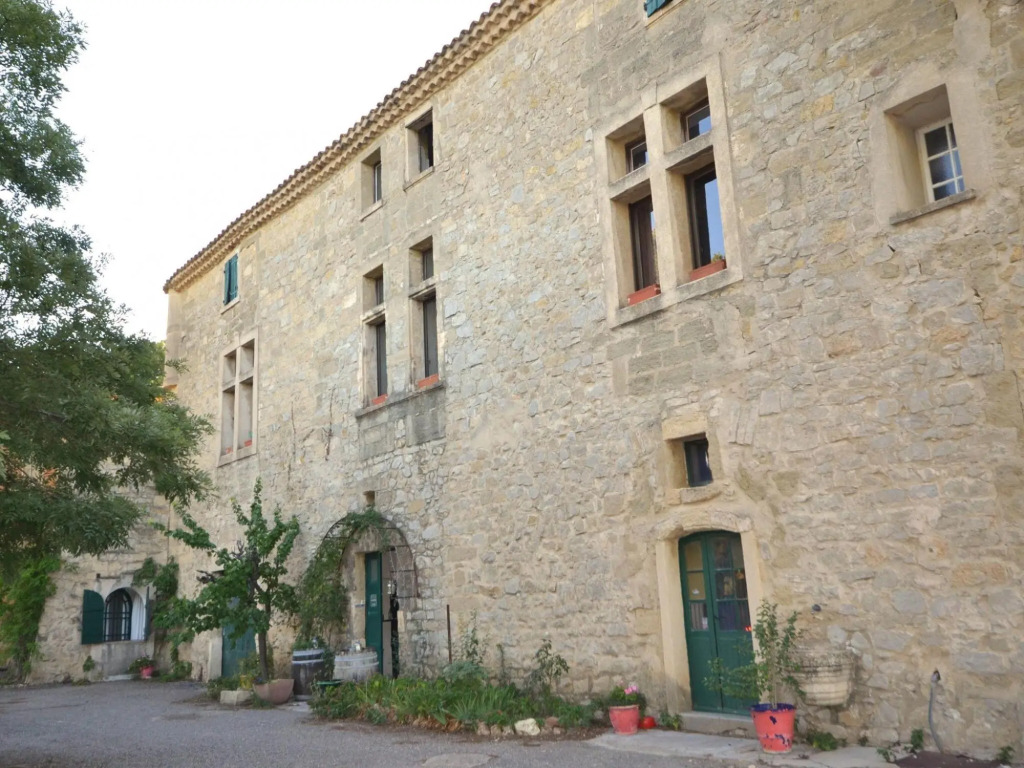 Beautiful Apartment in Mèze with Swimming Pool
