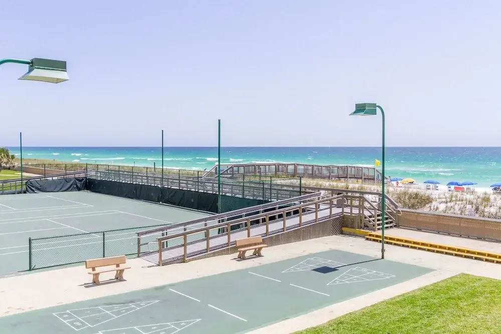 Gulf Shore Condo #204 - 2 Br condo by RedAwning