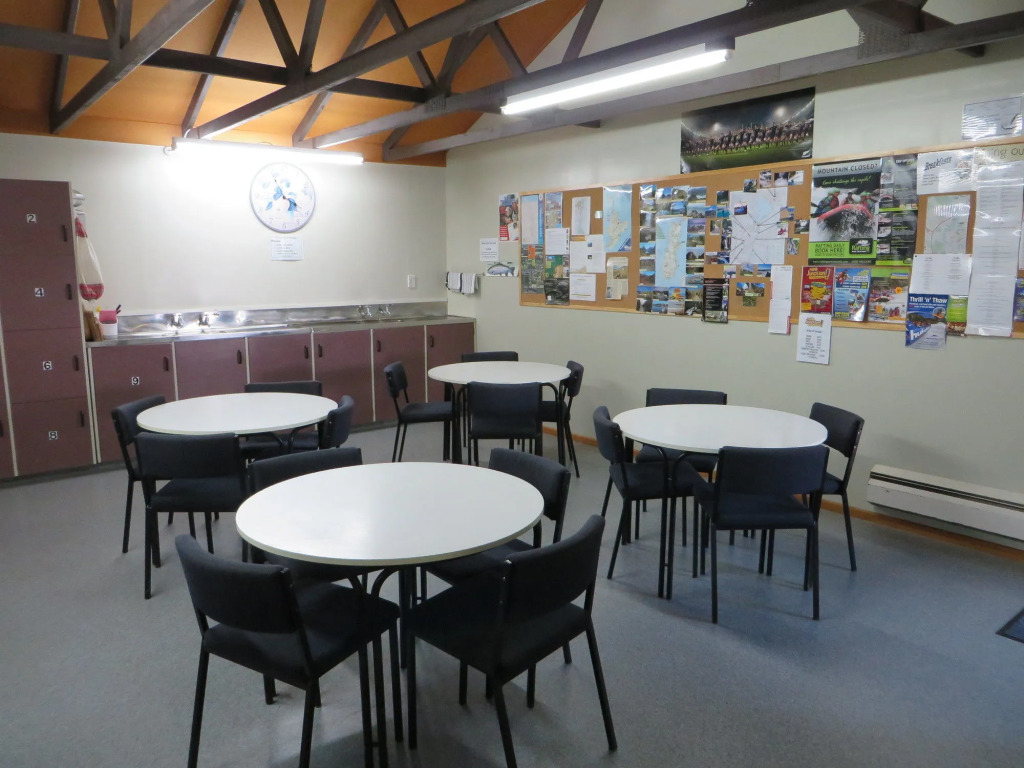 Sportmans Lodge