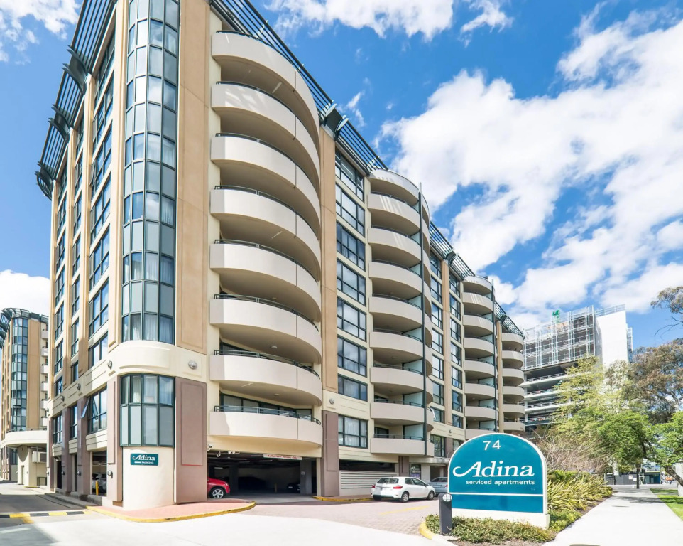 2BR 2Bath L8 Executive Apartment, in City Centre