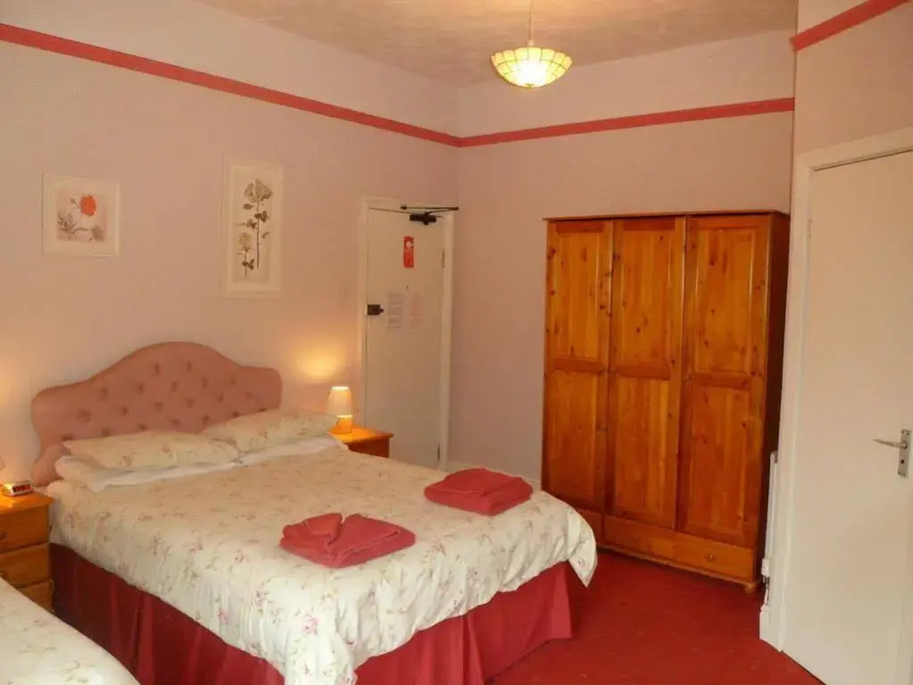 Wavecrest Lodge