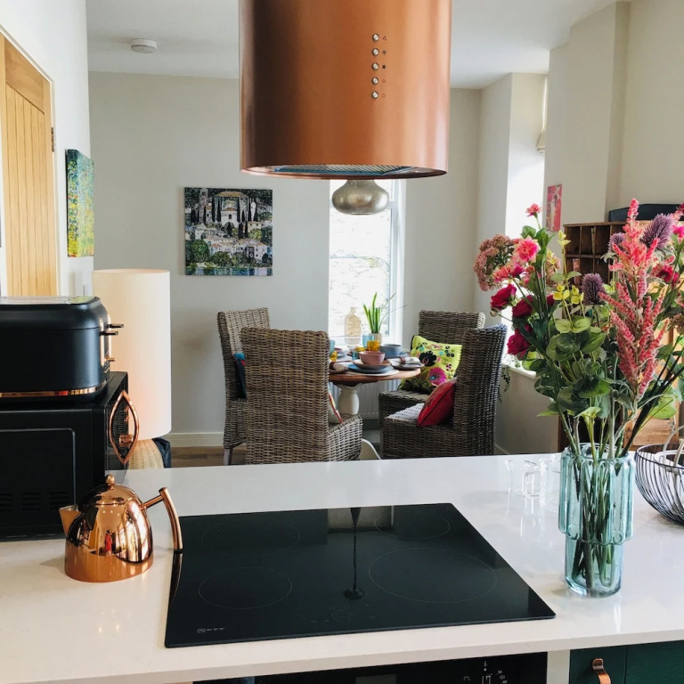 The Art Attic a Stylish Boutique Apartment