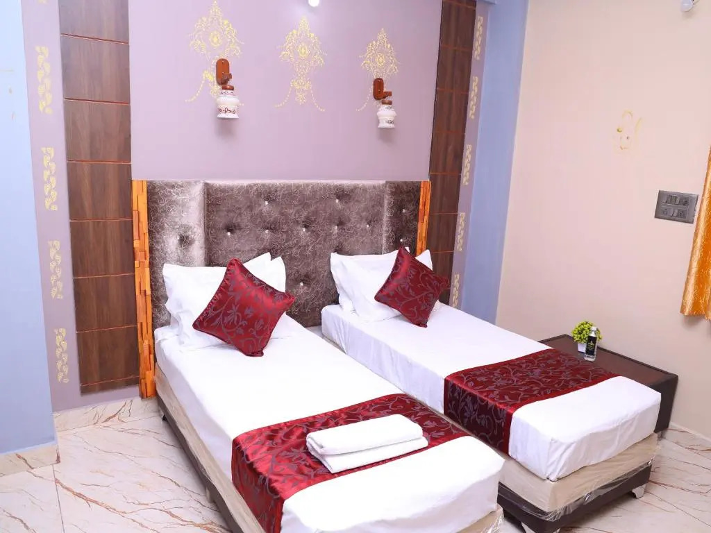 Hotel O by OYO SAS ROYAL GALAXY