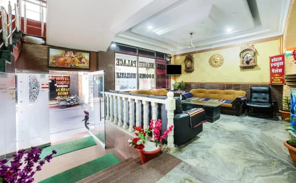 OYO 25103 Indra Sukh Palace