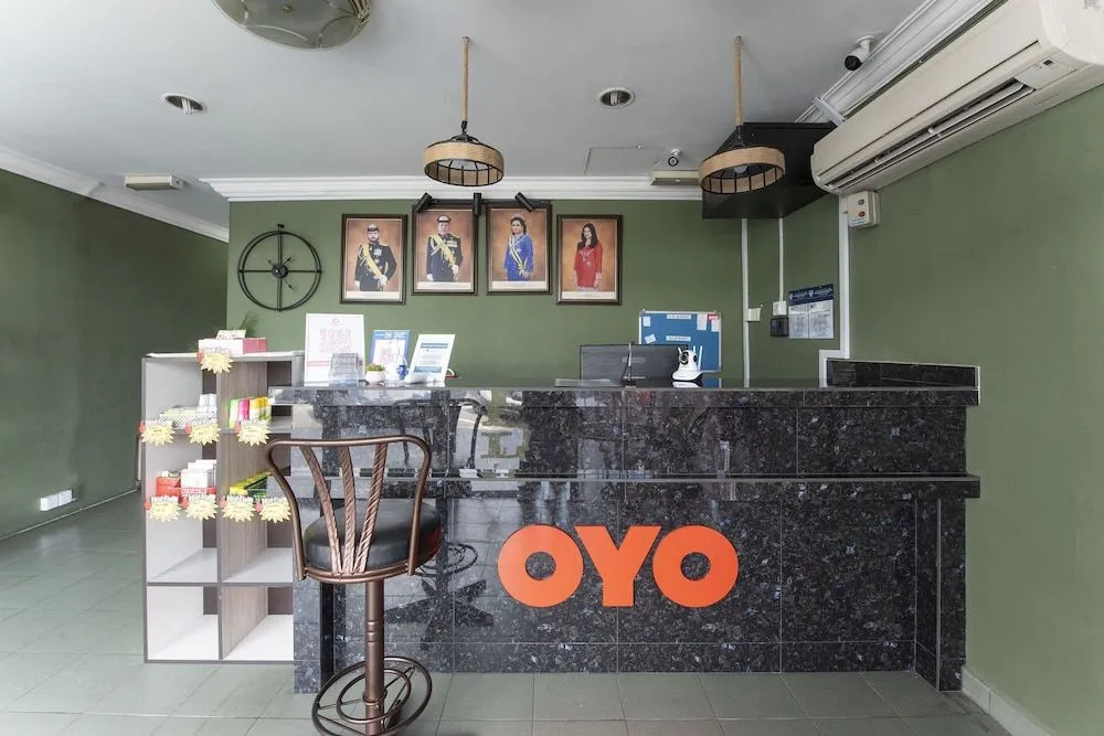 OYO 90417 Apollo Hotel
