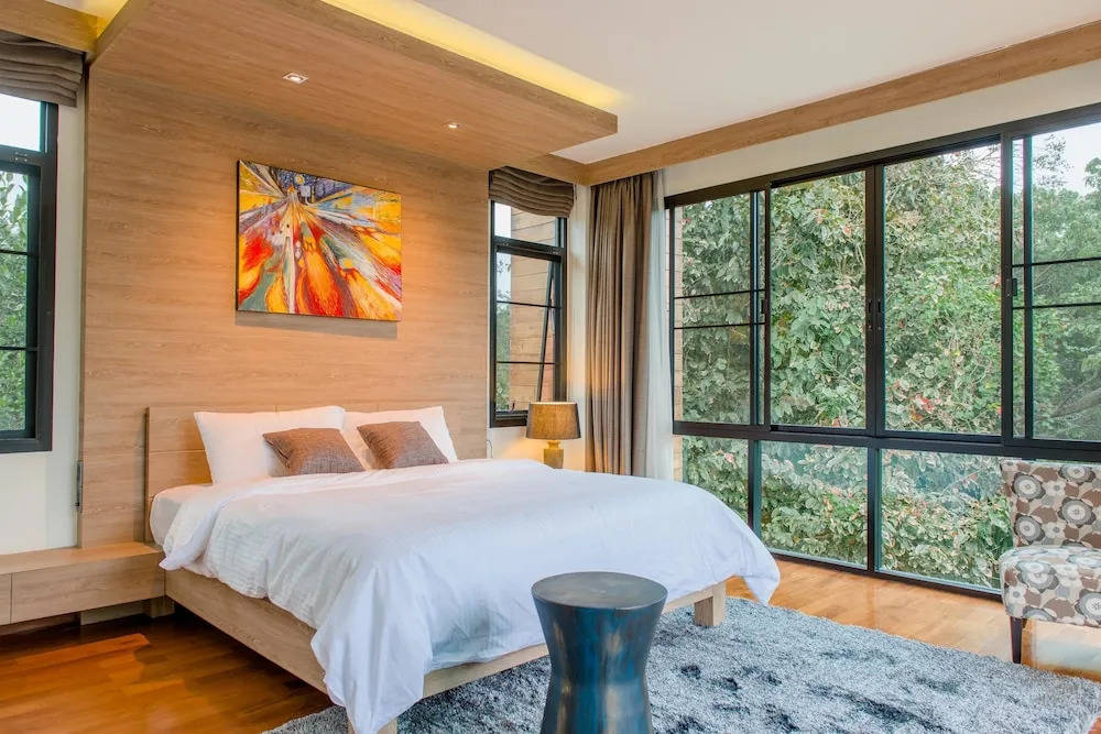 Moin Lakeside Pool Villa ChiangMai