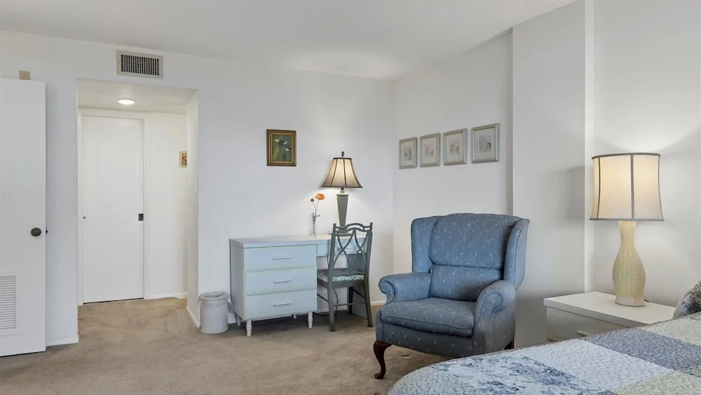 Anchorage Resort 6th Floor 2 Bedroom Condo on Siesta Key 0889