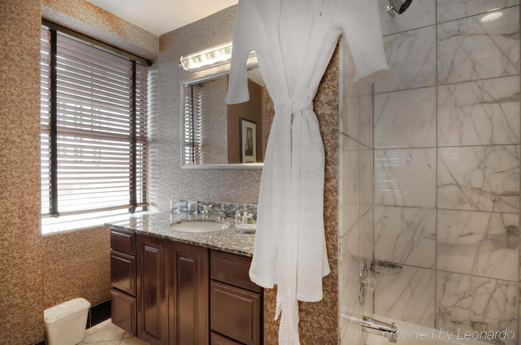 Dunhill Hotel