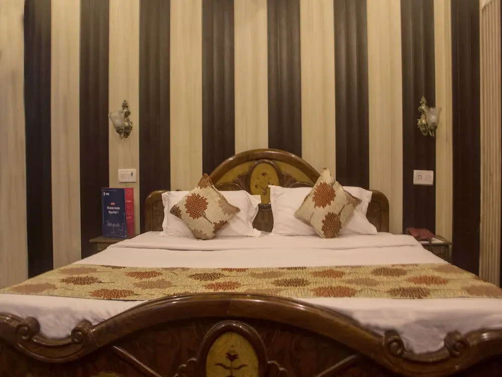 Hotel Golden Woods