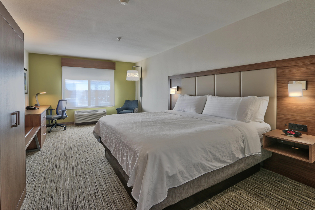 Holiday Inn Express & Suites - Albuquerque East by IHG