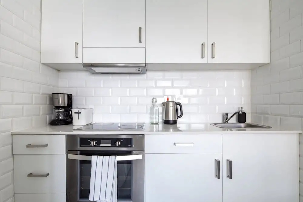Rustic And Vibrant Studio Apartment In Downtown Dubai